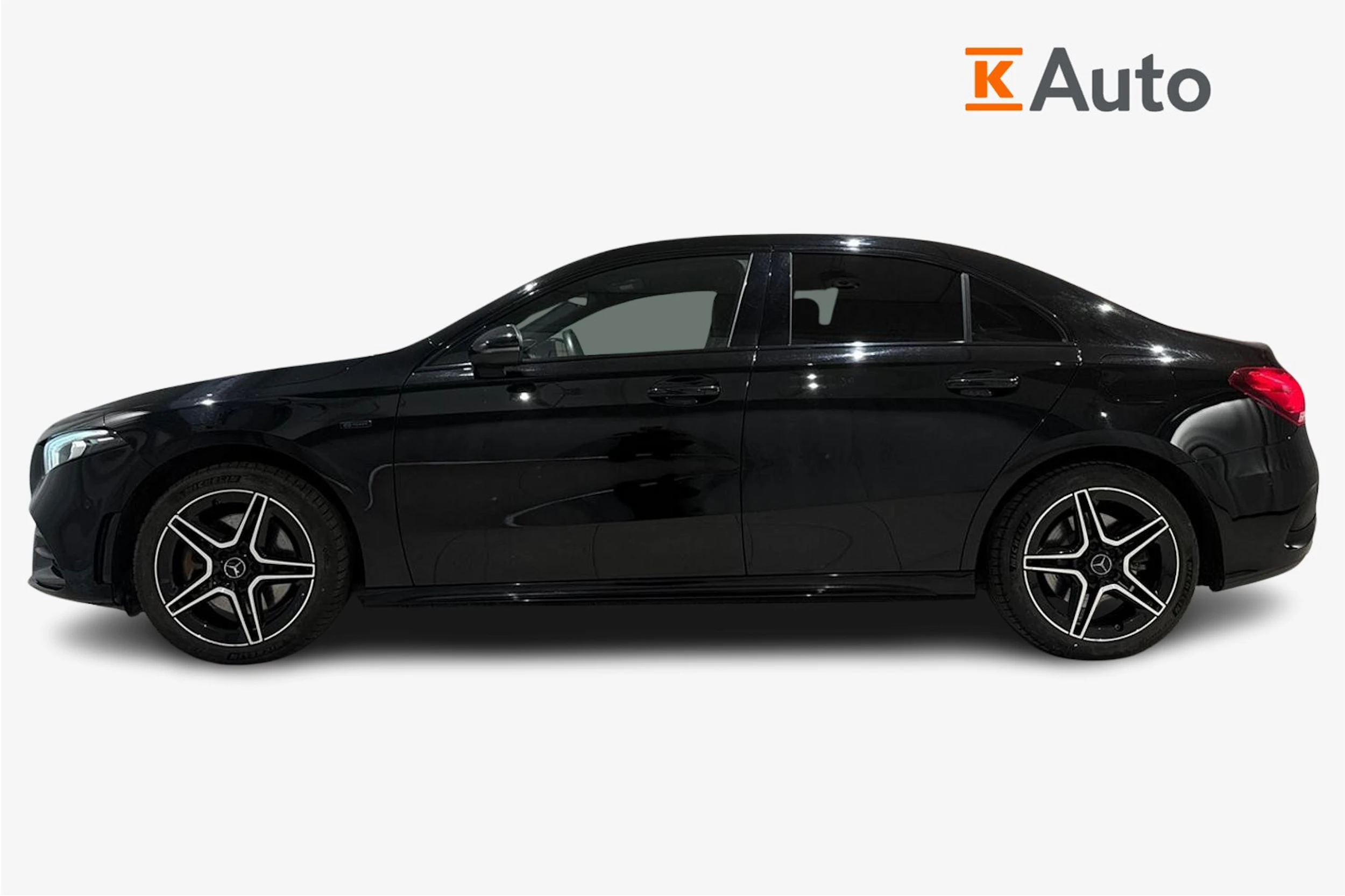 musta Mercedes-Benz A 2020 kuva 7.