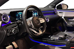 musta Mercedes-Benz A 2020 kuva 8.