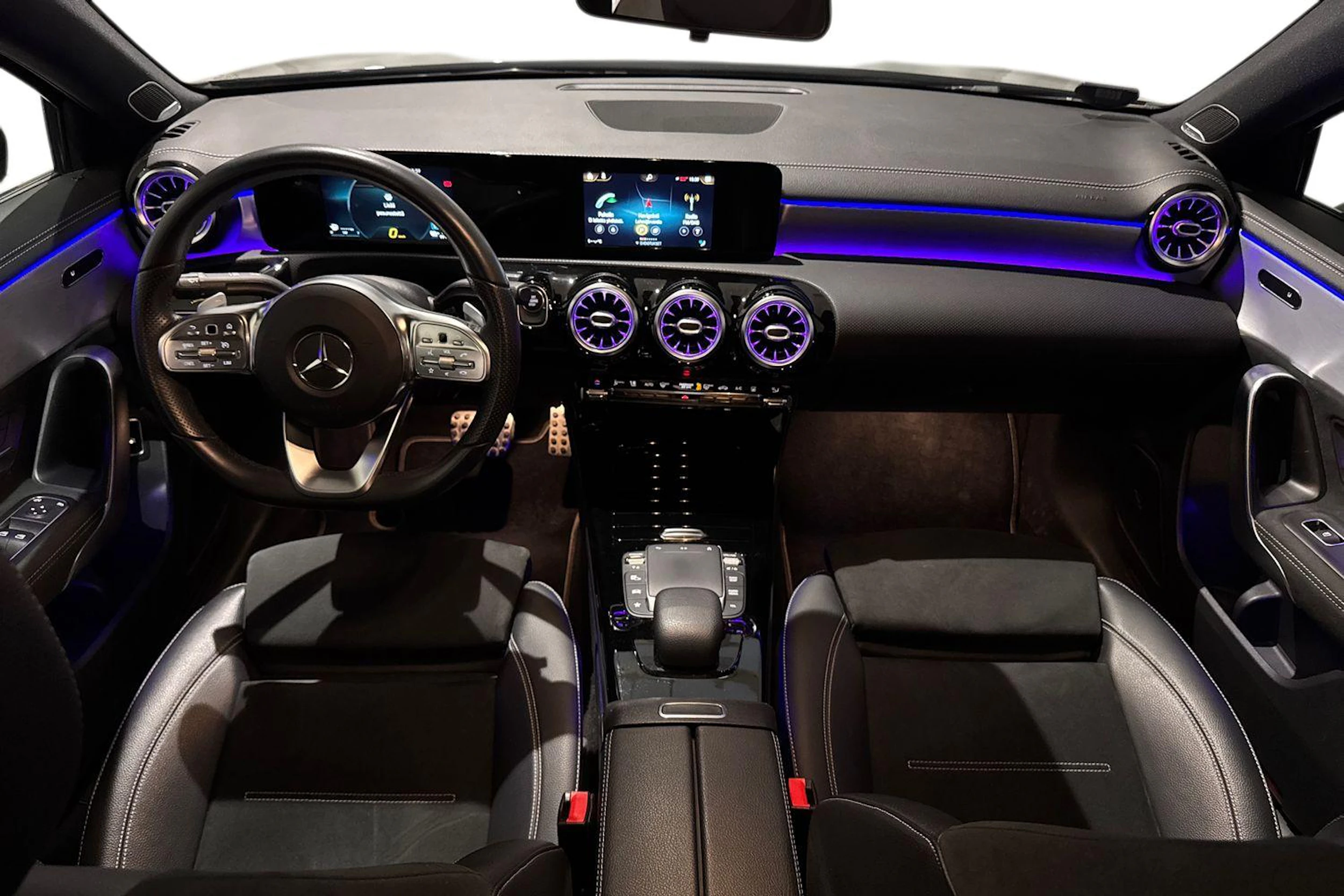 musta Mercedes-Benz A 2020 kuva 9.