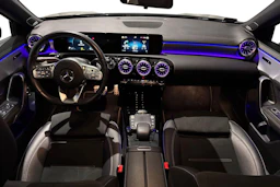 musta Mercedes-Benz A 2020 kuva 9.