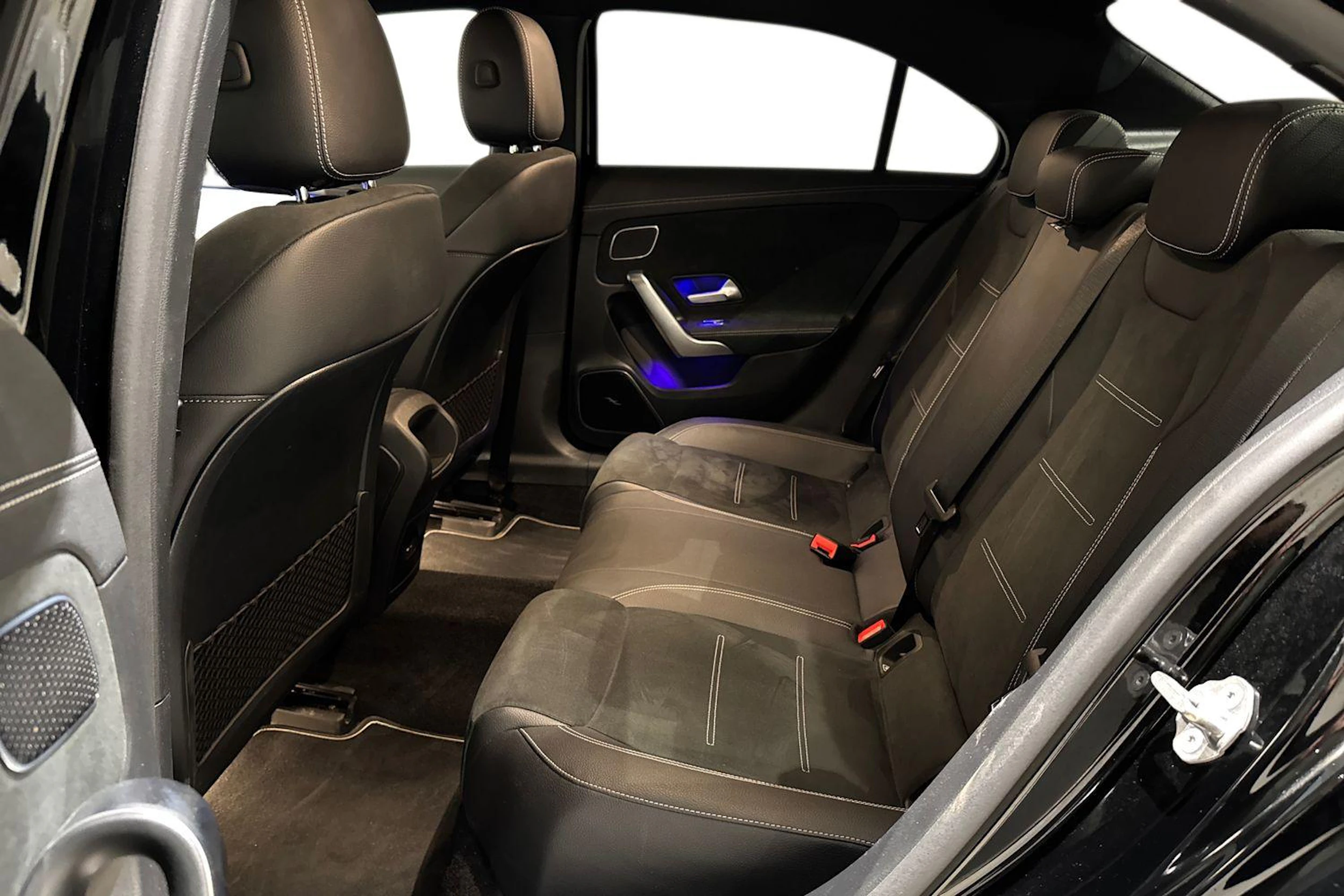 musta Mercedes-Benz A 2020 kuva 11.