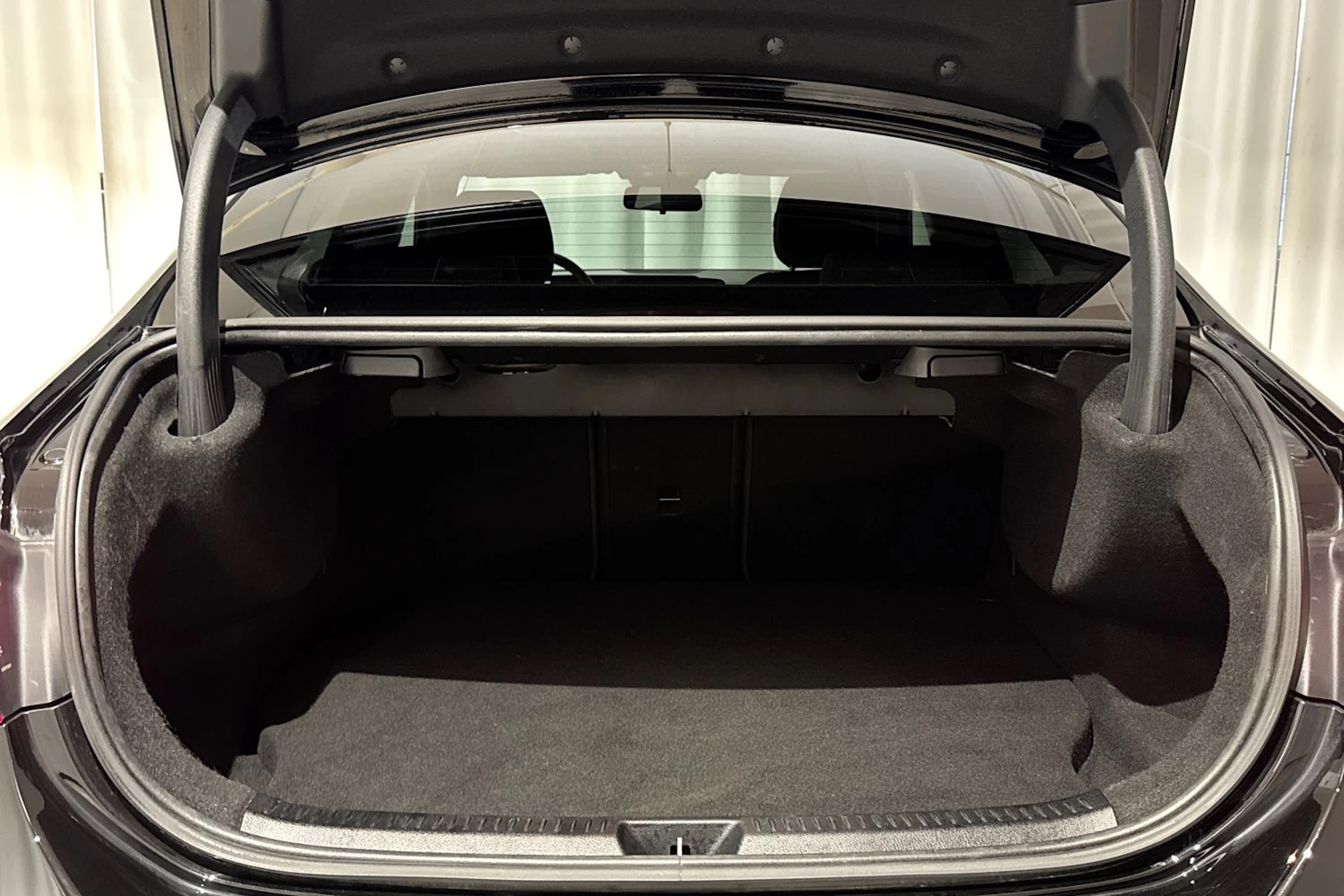 musta Mercedes-Benz A 2020 kuva 16.