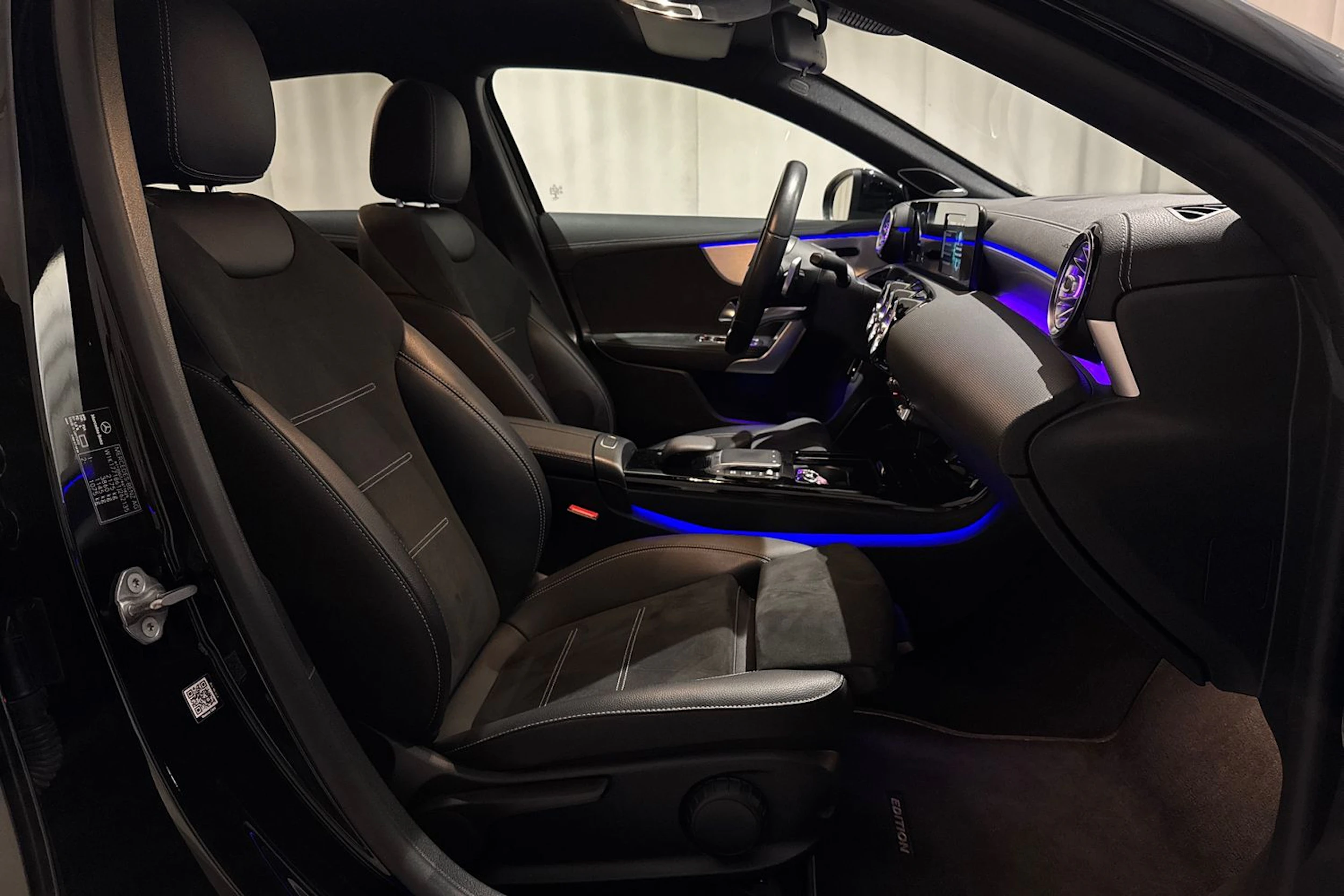musta Mercedes-Benz A 2020 kuva 17.