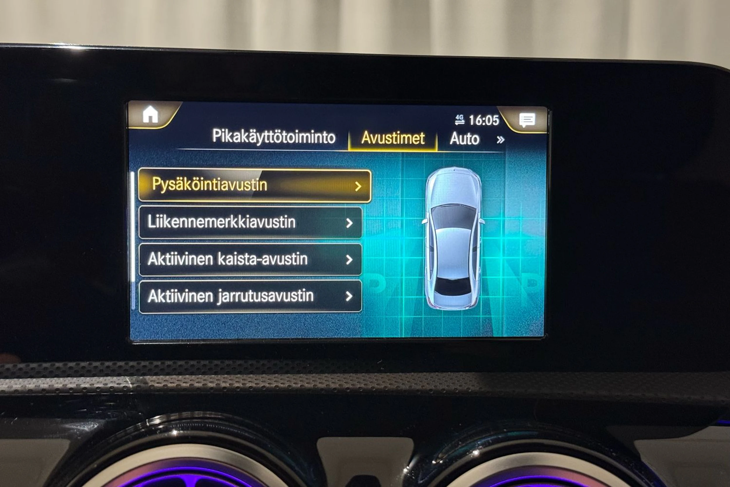 musta Mercedes-Benz A 2020 kuva 28.