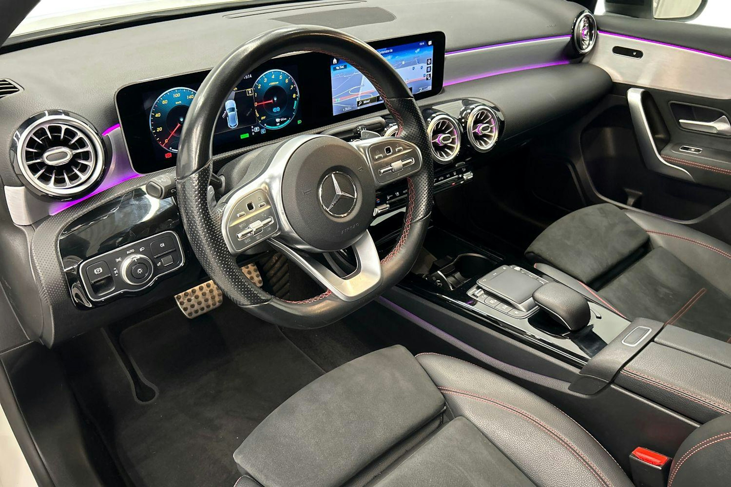 valkoinen Mercedes-Benz A 2020 kuva 6.