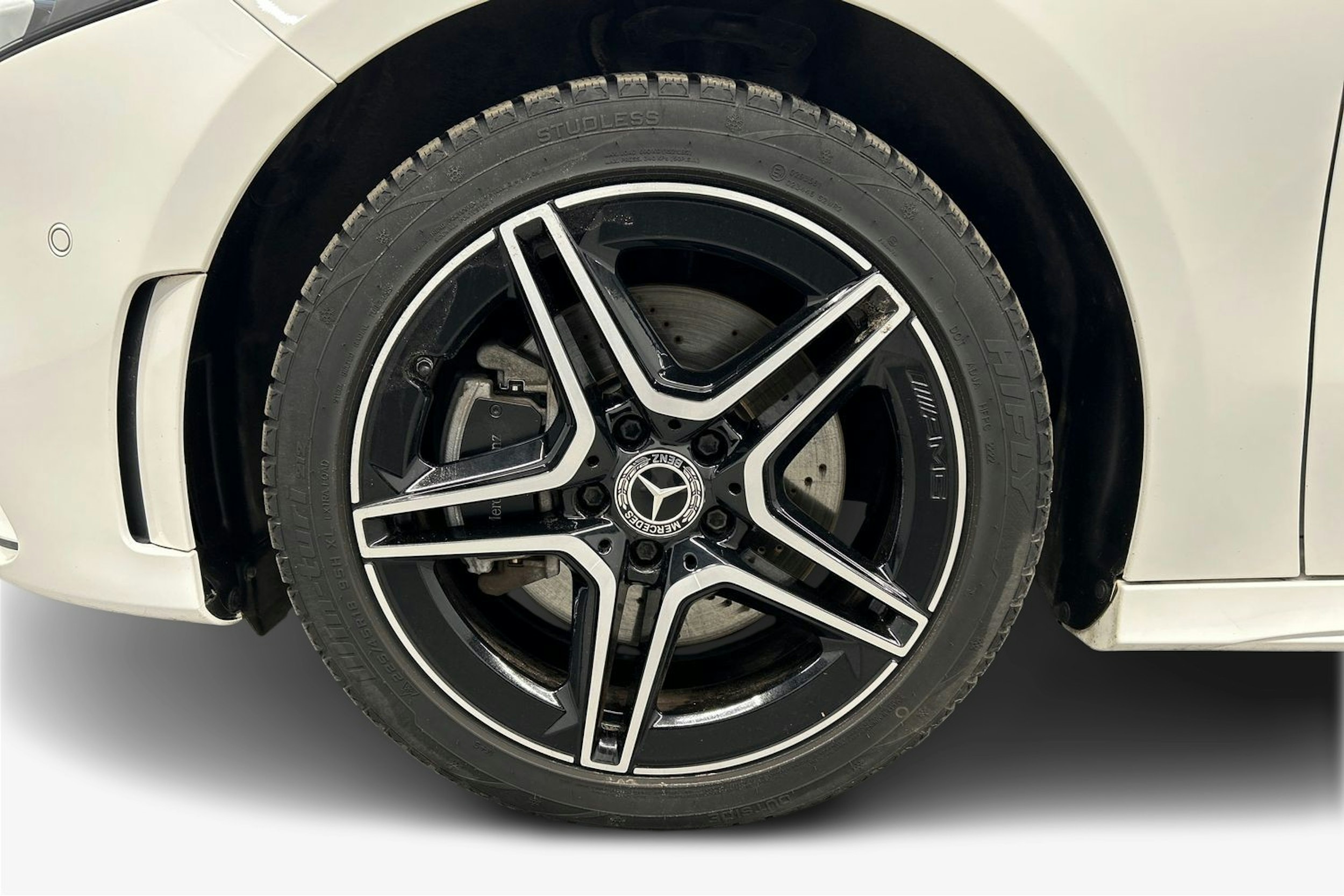 valkoinen Mercedes-Benz A 2020 kuva 9.