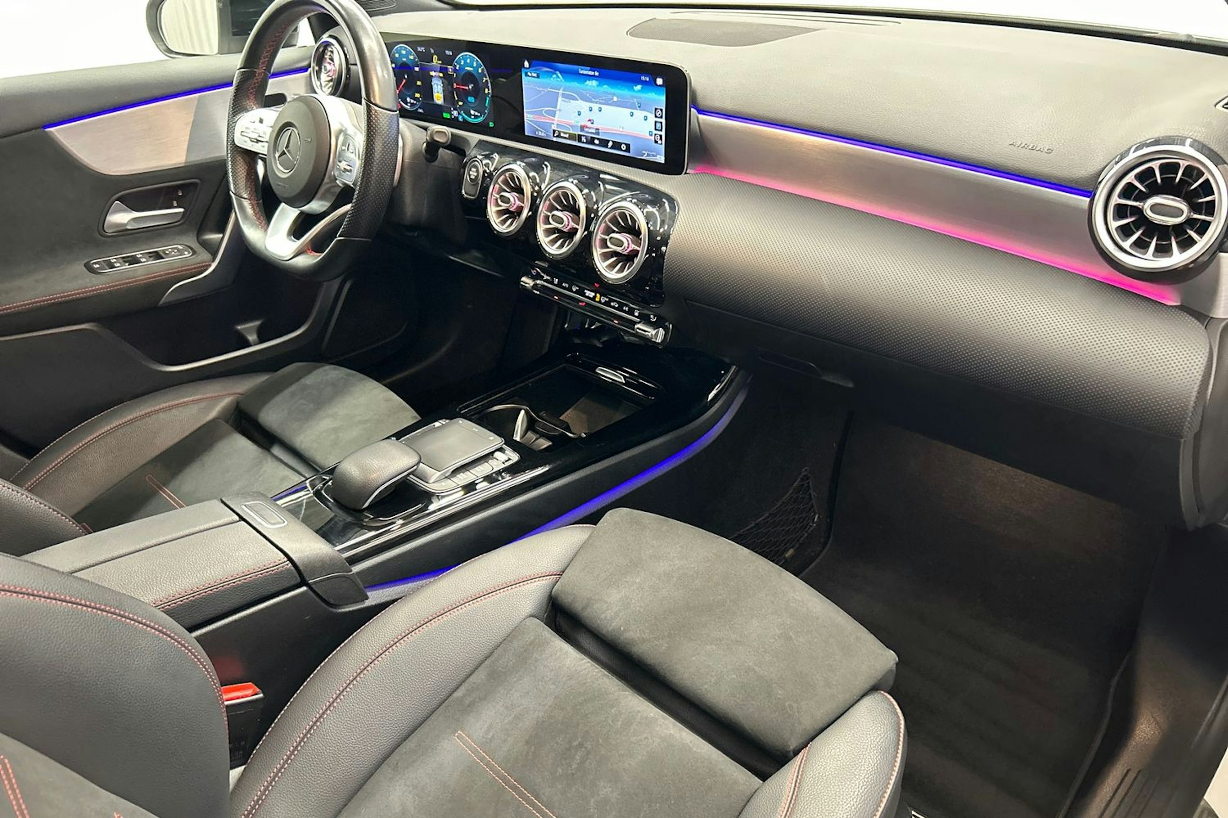 valkoinen Mercedes-Benz A 2020 kuva 11.