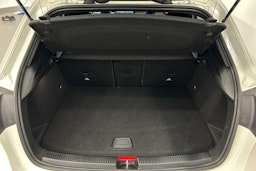 valkoinen Mercedes-Benz A 2020 kuva 13.