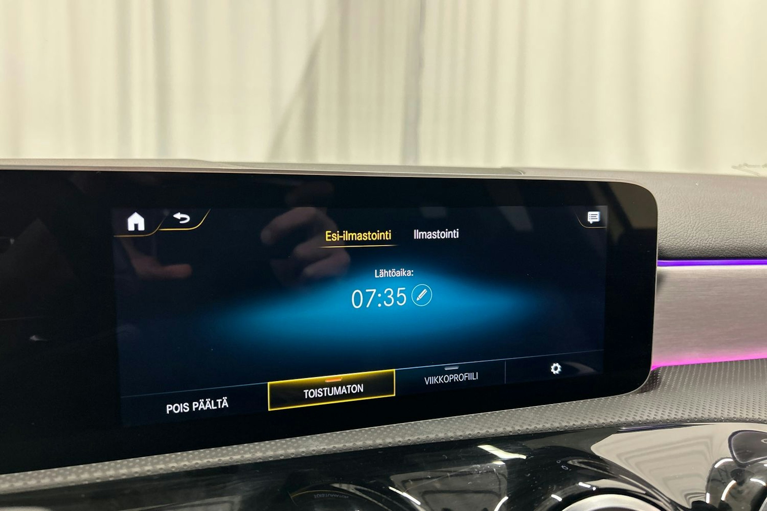 valkoinen Mercedes-Benz A 2020 kuva 20.