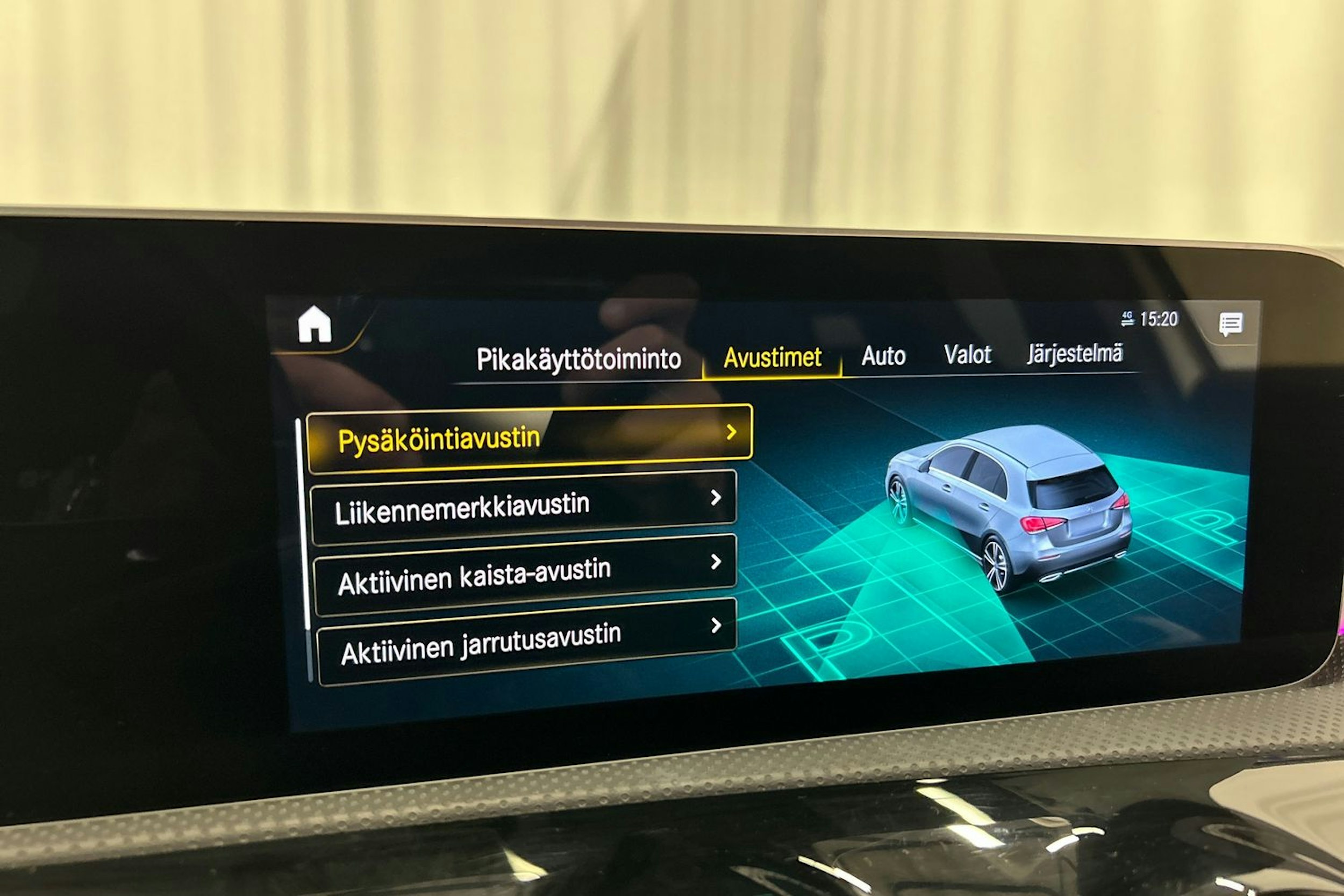 valkoinen Mercedes-Benz A 2020 kuva 21.