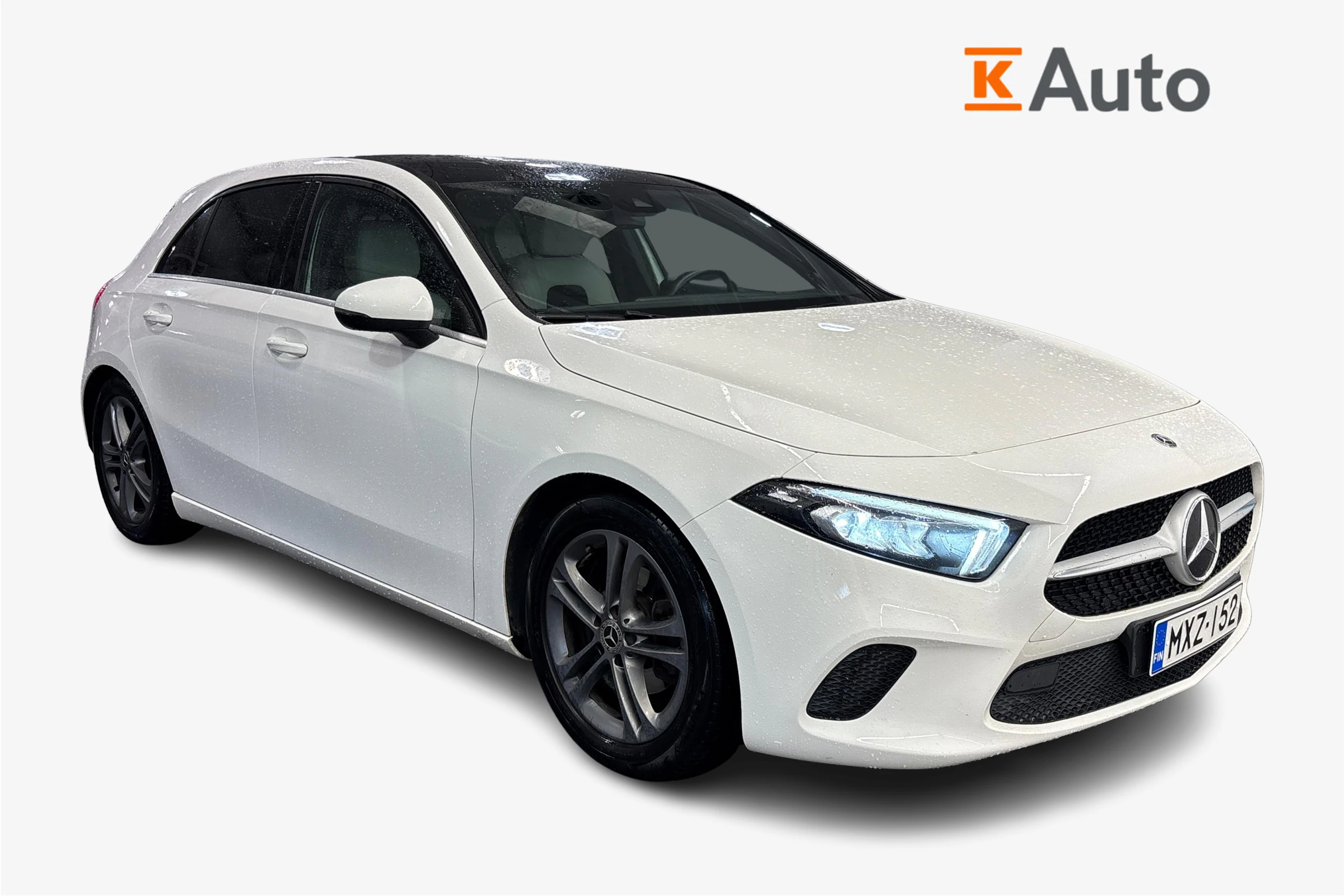 valkoinen Mercedes-Benz A 2020 kuva 1.