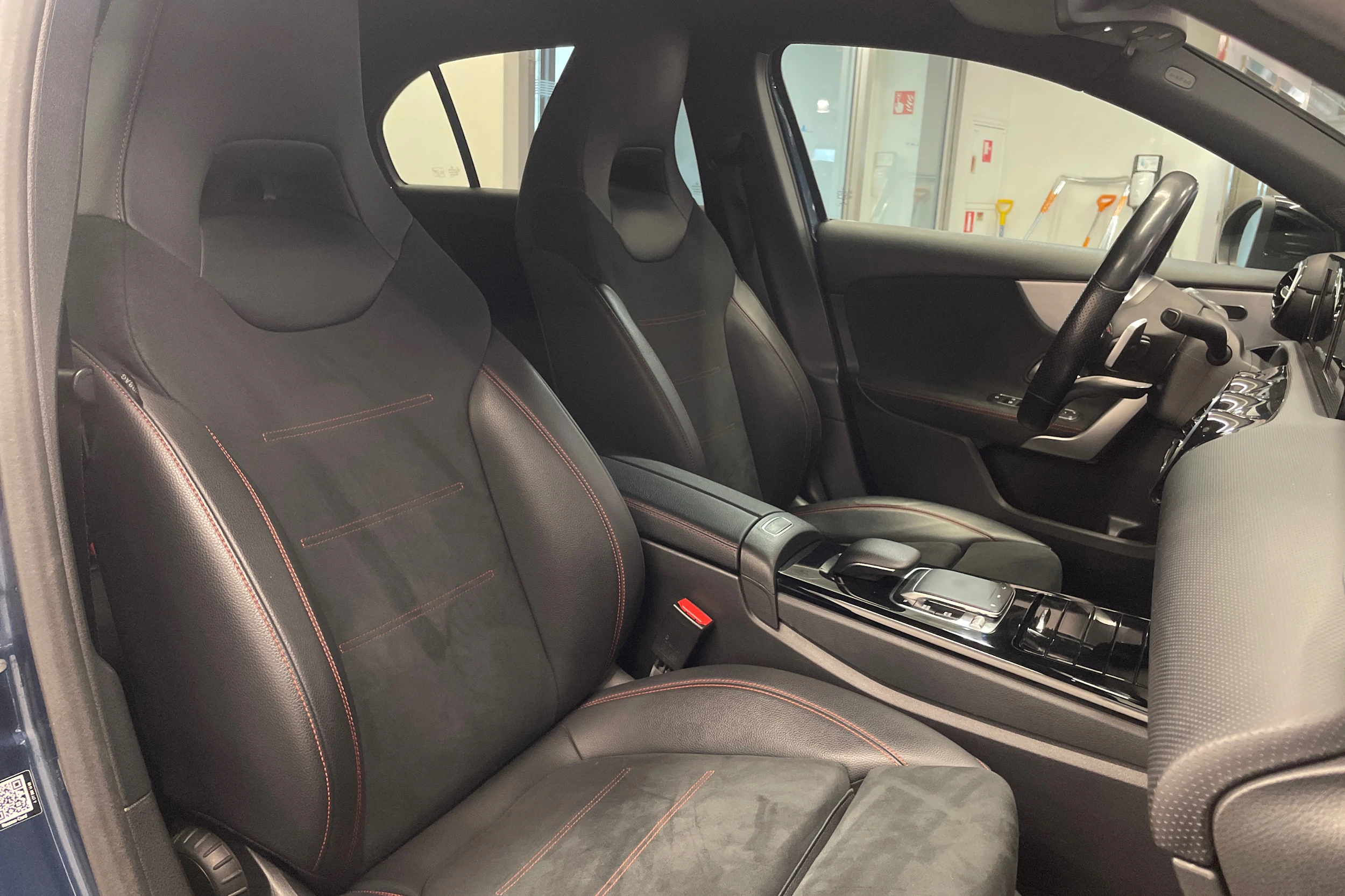 met. sininen Mercedes-Benz A 2020 kuva 22.