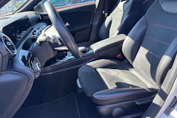 Valkoinen Mercedes-Benz A 2020 kuva 5.