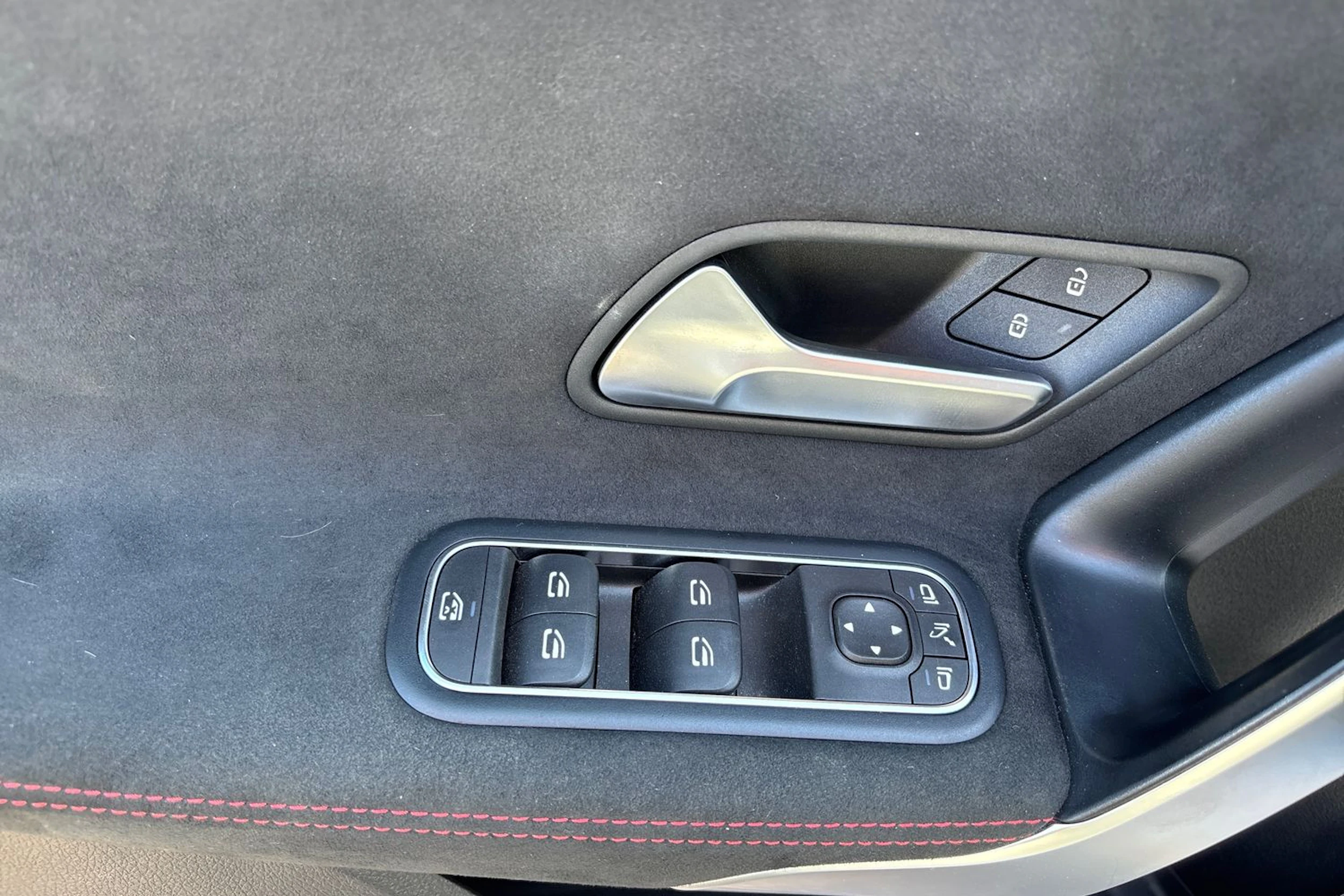 Valkoinen Mercedes-Benz A 2020 kuva 6.