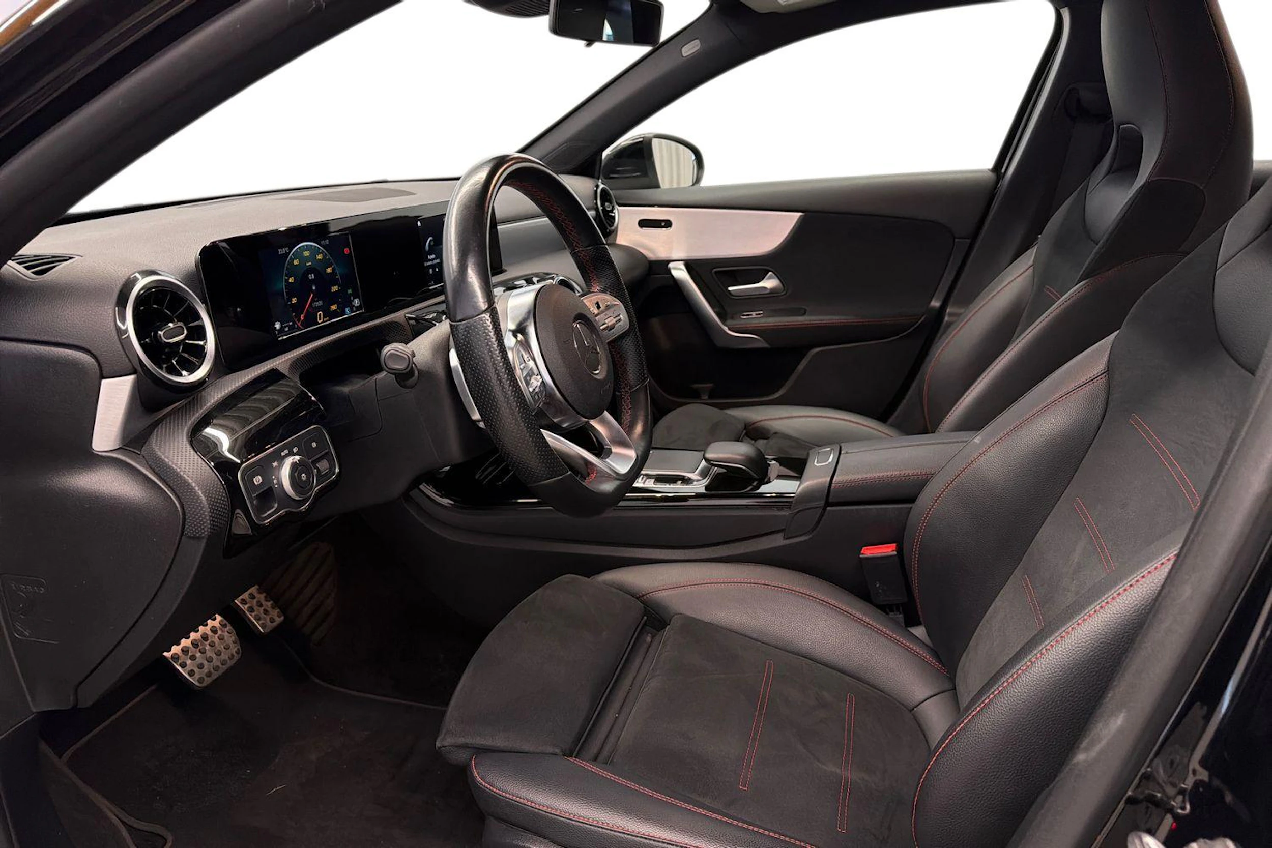 musta Mercedes-Benz A 2020 kuva 6.
