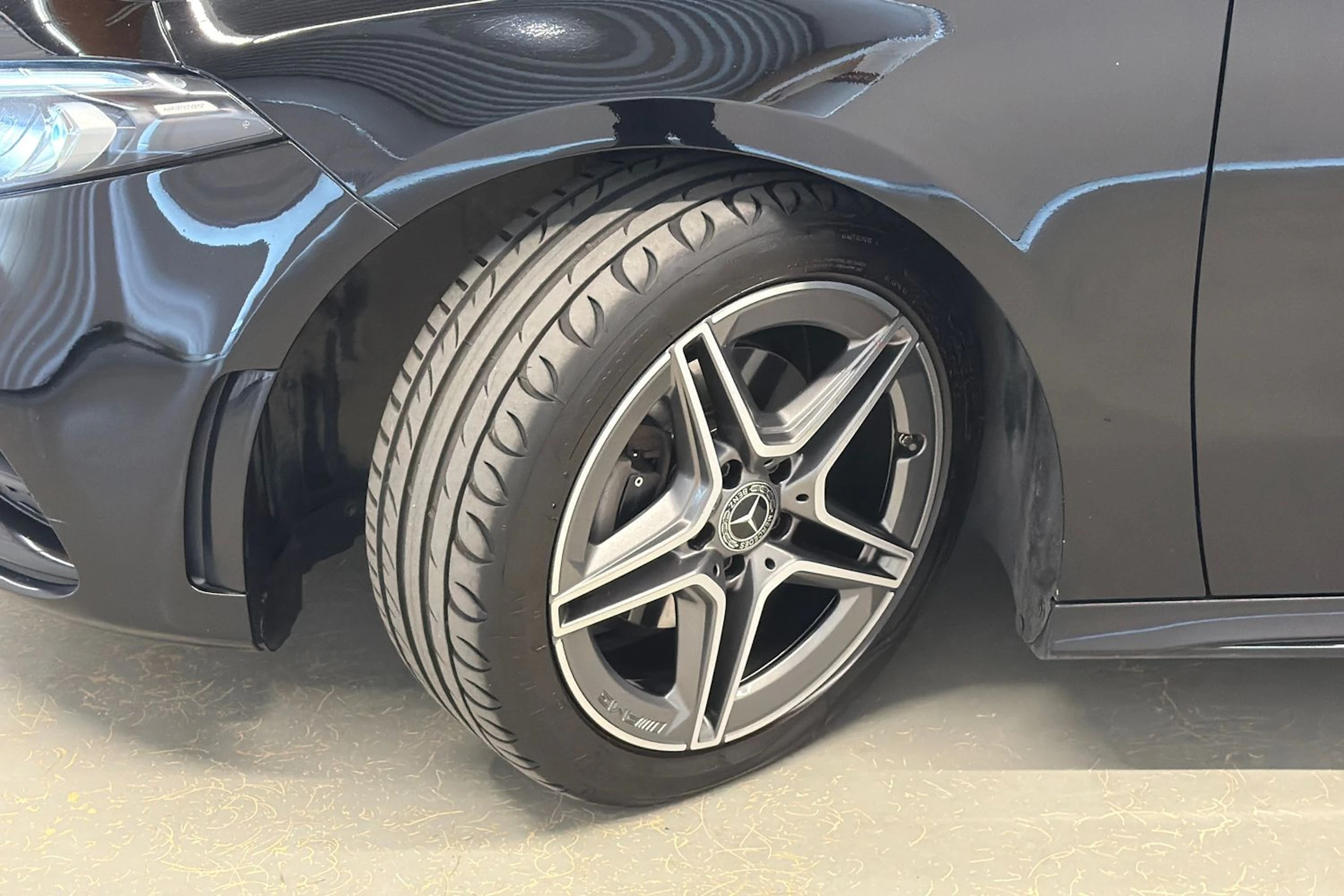 musta Mercedes-Benz A 2020 kuva 10.