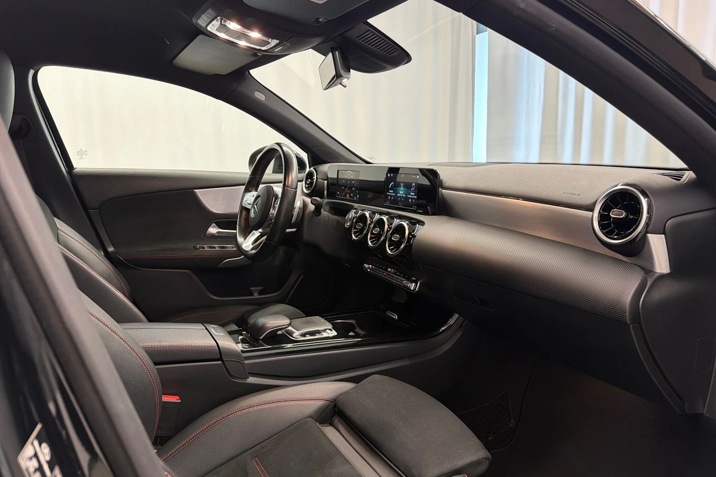 musta Mercedes-Benz A 2020 kuva 11.