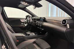 musta Mercedes-Benz A 2020 kuva 11.