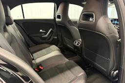 musta Mercedes-Benz A 2020 kuva 12.