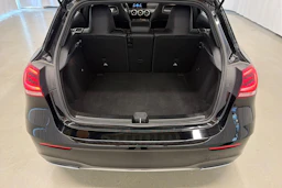 musta Mercedes-Benz A 2020 kuva 13.