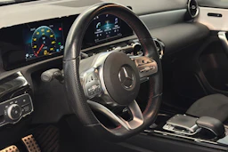 musta Mercedes-Benz A 2020 kuva 14.