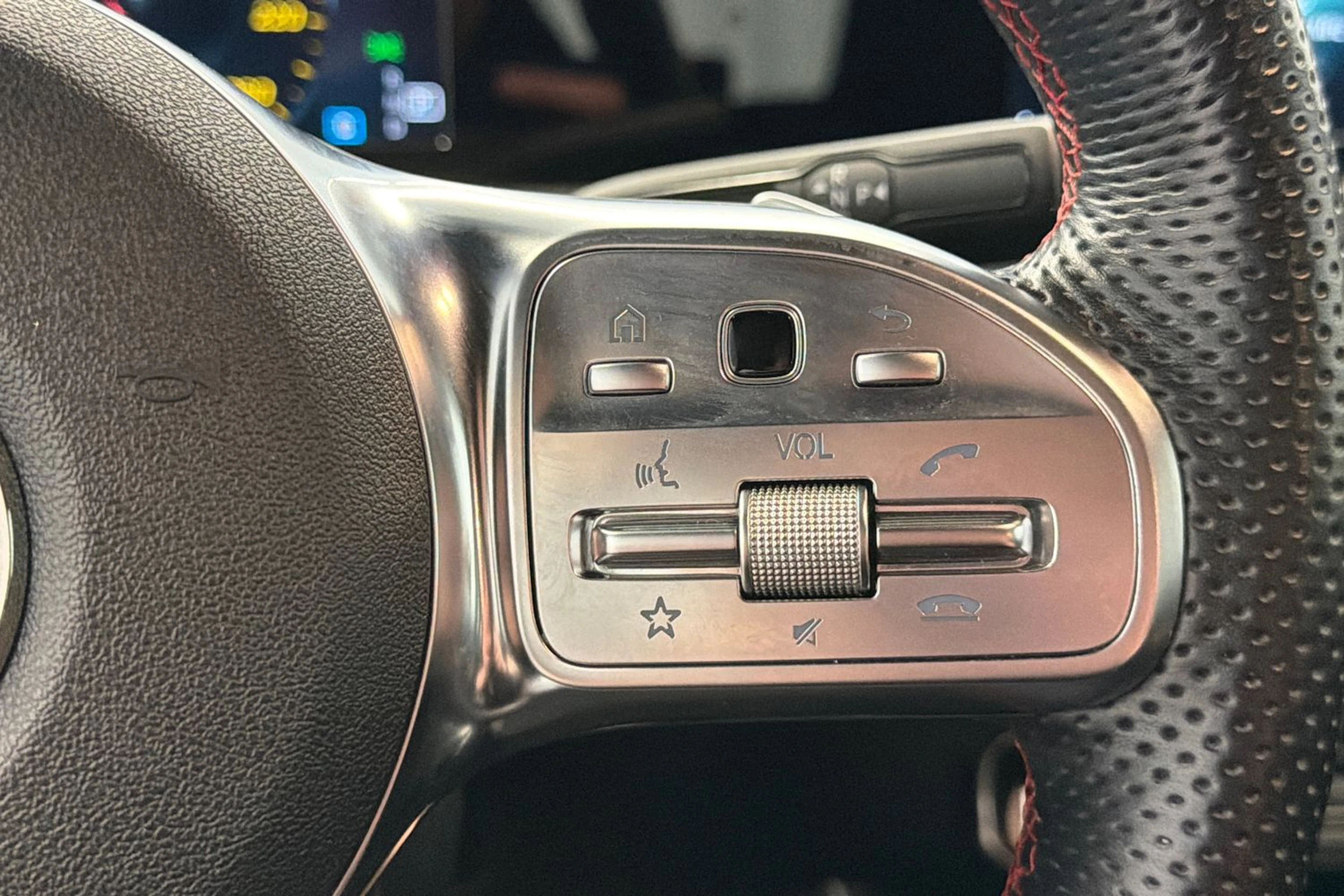 musta Mercedes-Benz A 2020 kuva 15.