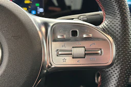 musta Mercedes-Benz A 2020 kuva 15.