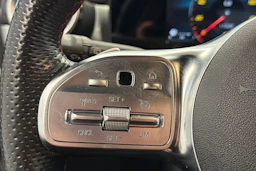 musta Mercedes-Benz A 2020 kuva 16.