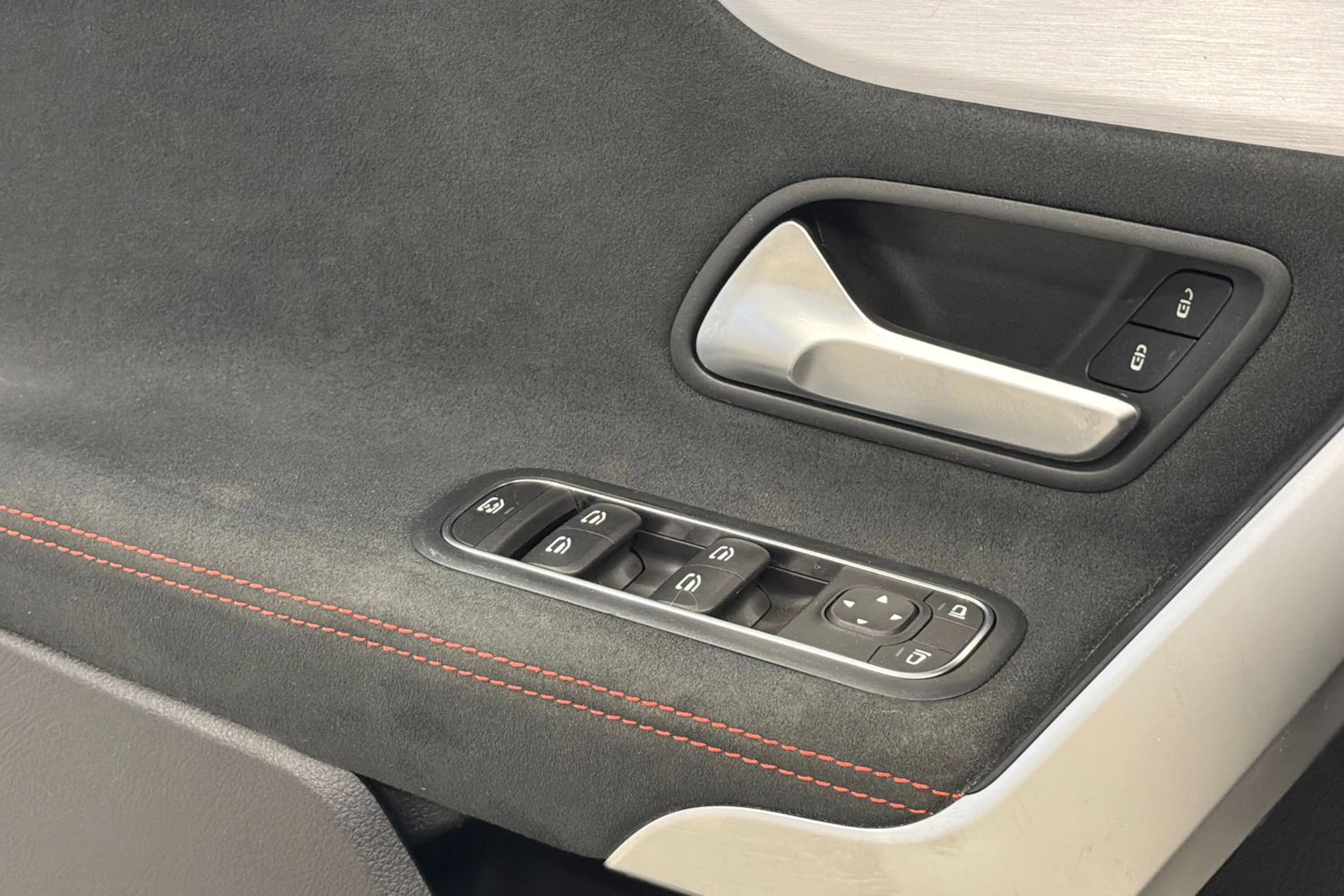 musta Mercedes-Benz A 2020 kuva 17.