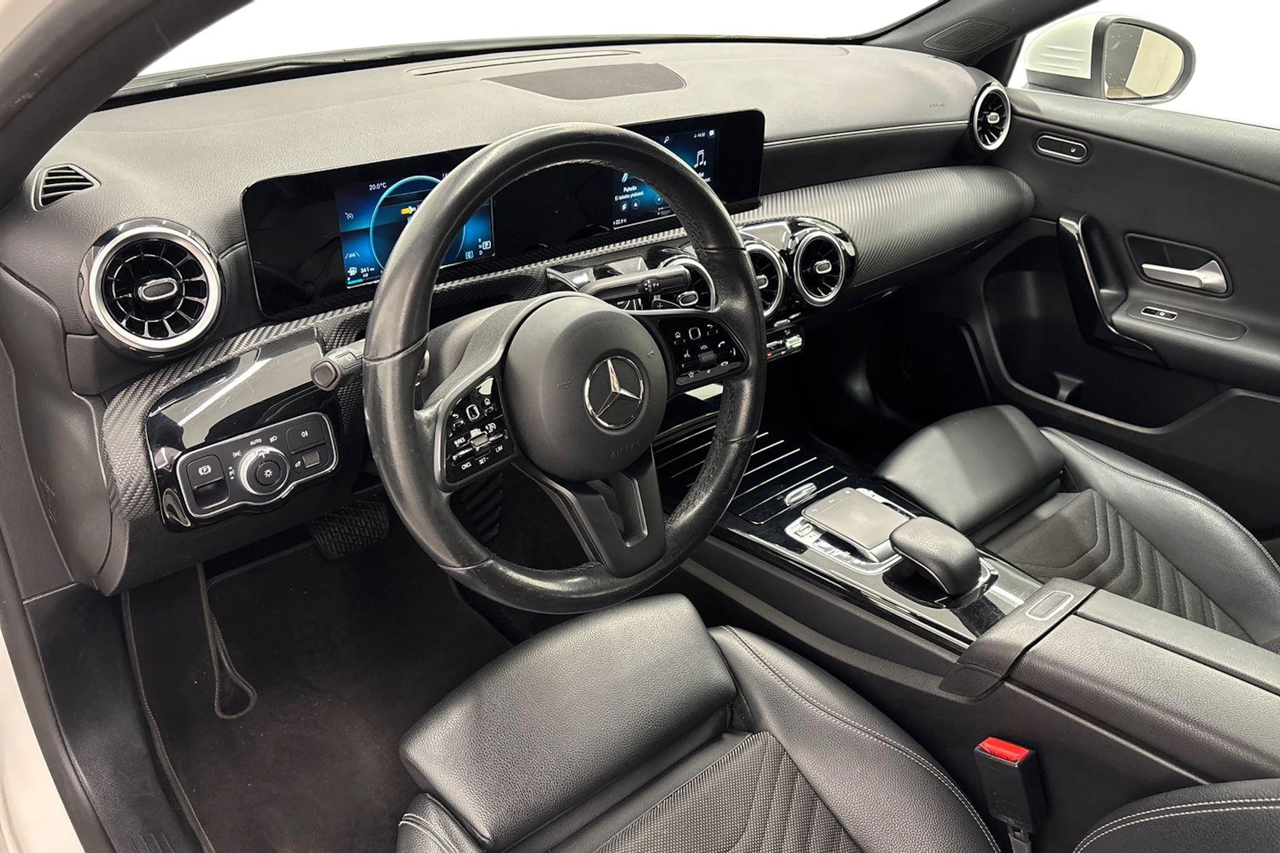valkoinen Mercedes-Benz A 2020 kuva 6.