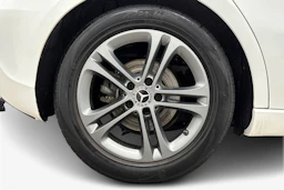 valkoinen Mercedes-Benz A 2020 kuva 9.