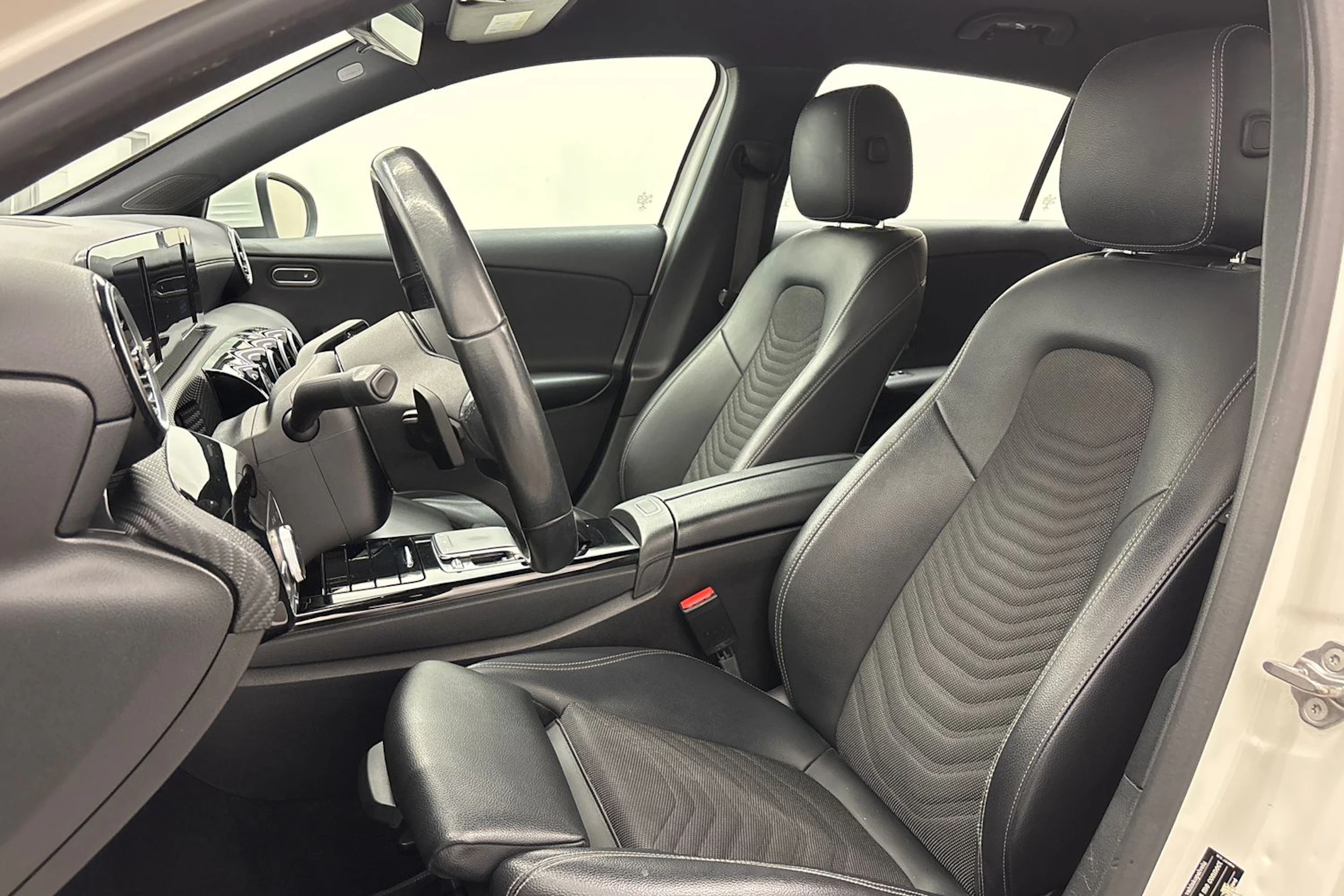 valkoinen Mercedes-Benz A 2020 kuva 11.