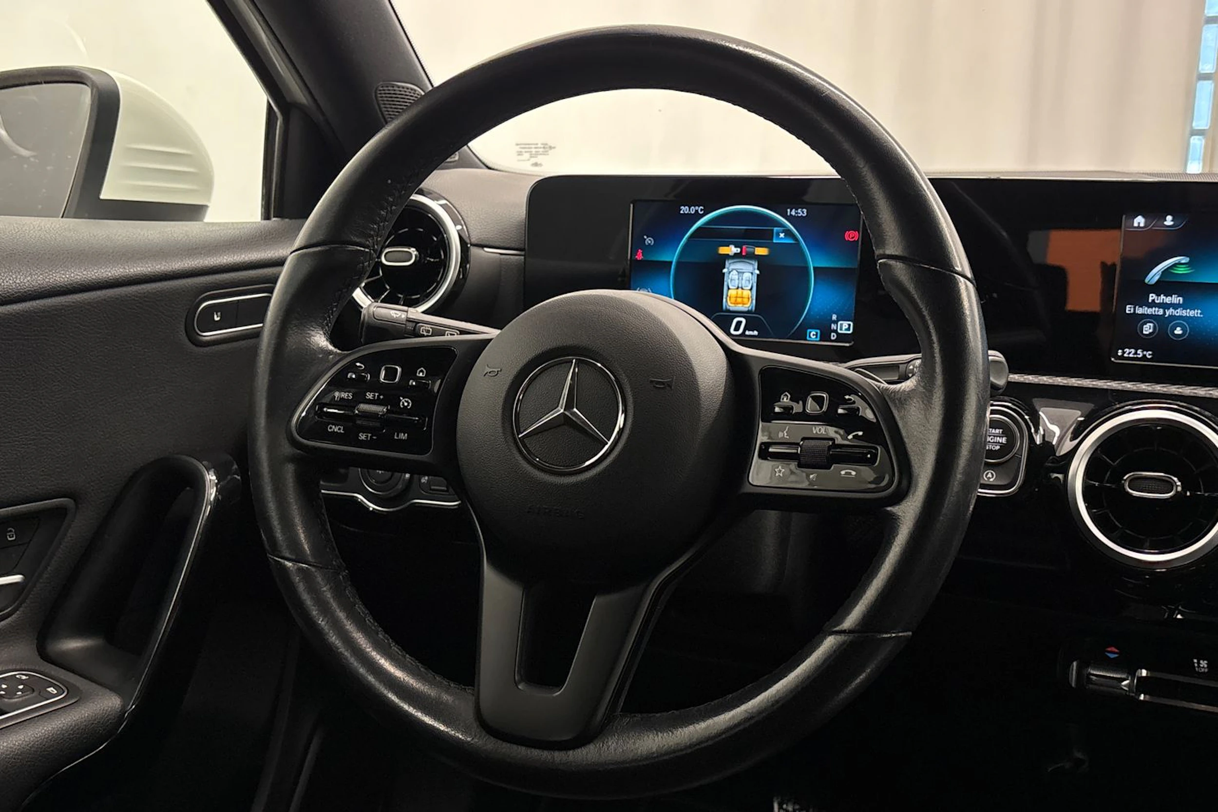 valkoinen Mercedes-Benz A 2020 kuva 12.