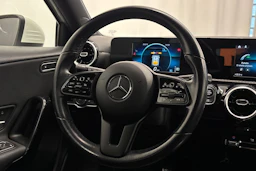 valkoinen Mercedes-Benz A 2020 kuva 12.