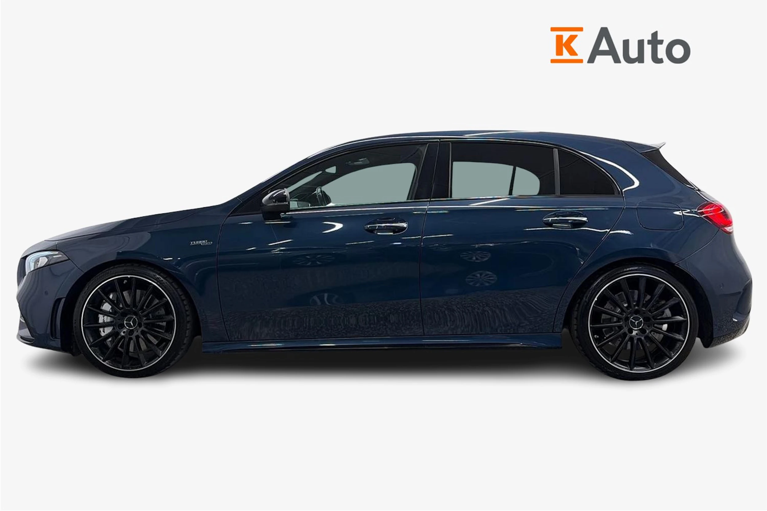 Sininen Mercedes-Benz A 35 AMG 2020 kuva 5.