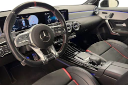 Sininen Mercedes-Benz A 35 AMG 2020 kuva 6.