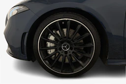 Sininen Mercedes-Benz A 35 AMG 2020 kuva 9.