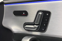 Sininen Mercedes-Benz A 35 AMG 2020 kuva 14.