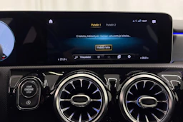 Sininen Mercedes-Benz A 35 AMG 2020 kuva 20.