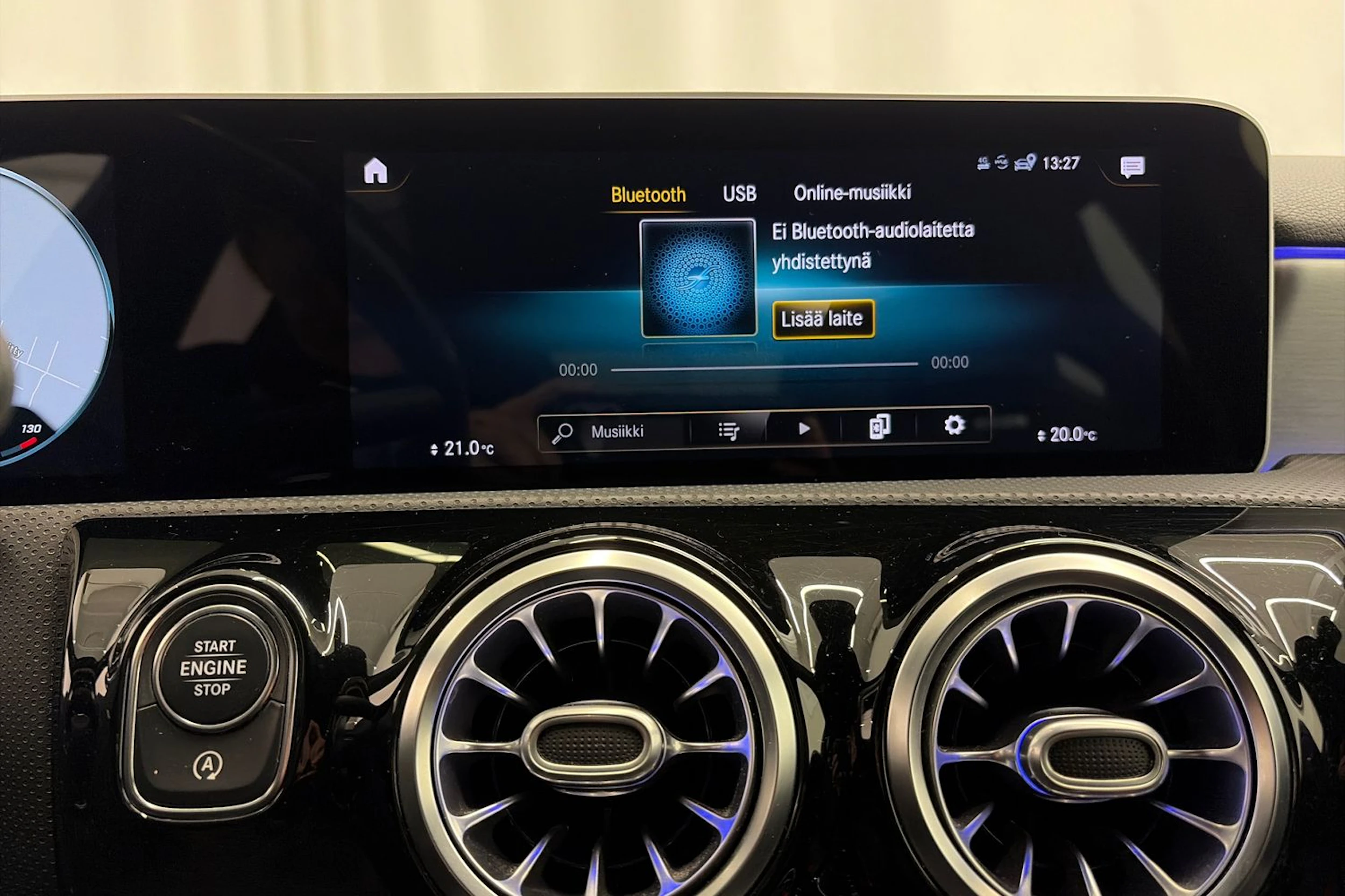 Sininen Mercedes-Benz A 35 AMG 2020 kuva 21.