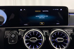 Sininen Mercedes-Benz A 35 AMG 2020 kuva 24.