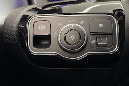 Sininen Mercedes-Benz A 35 AMG 2020 kuva 29.