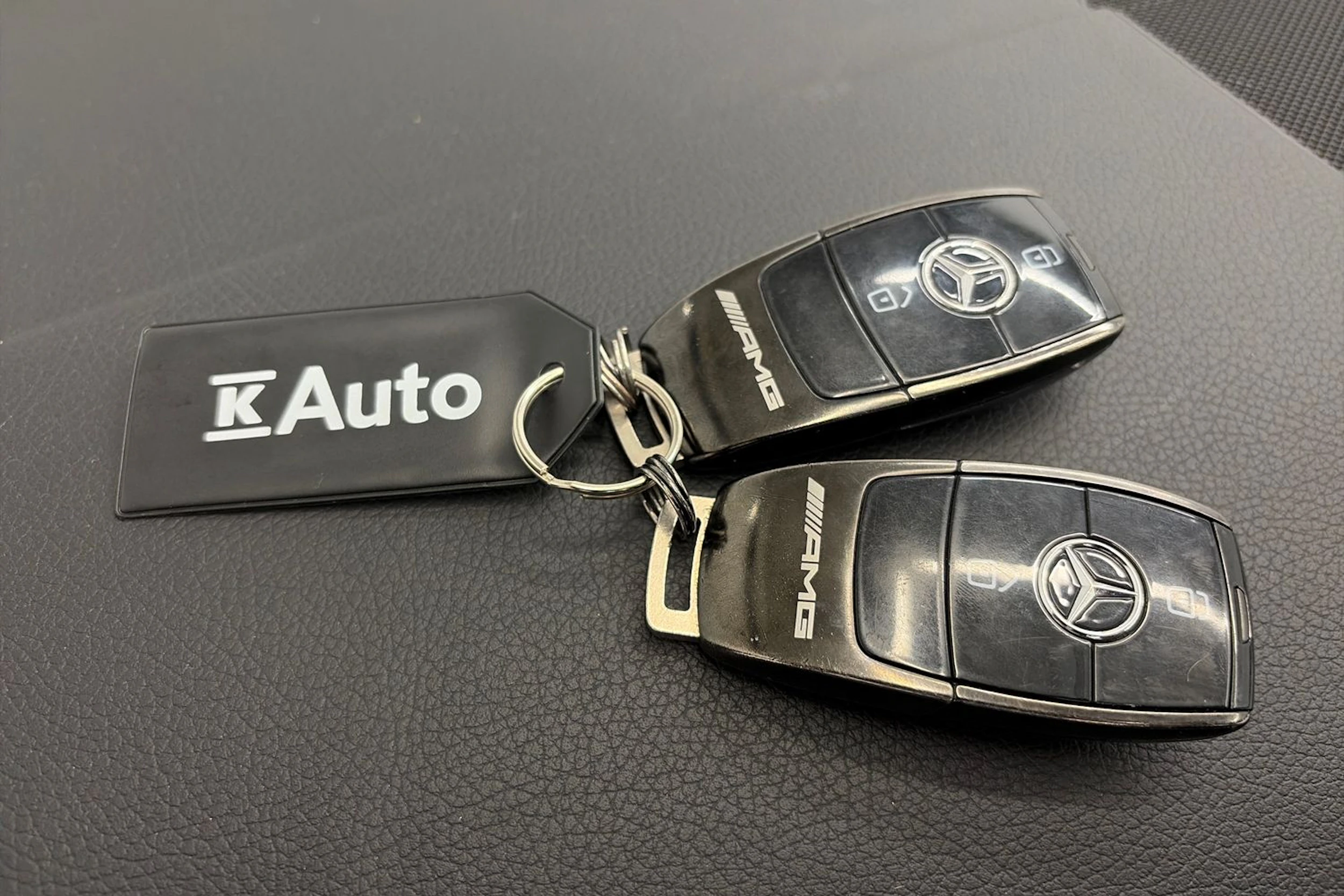 Sininen Mercedes-Benz A 35 AMG 2020 kuva 32.