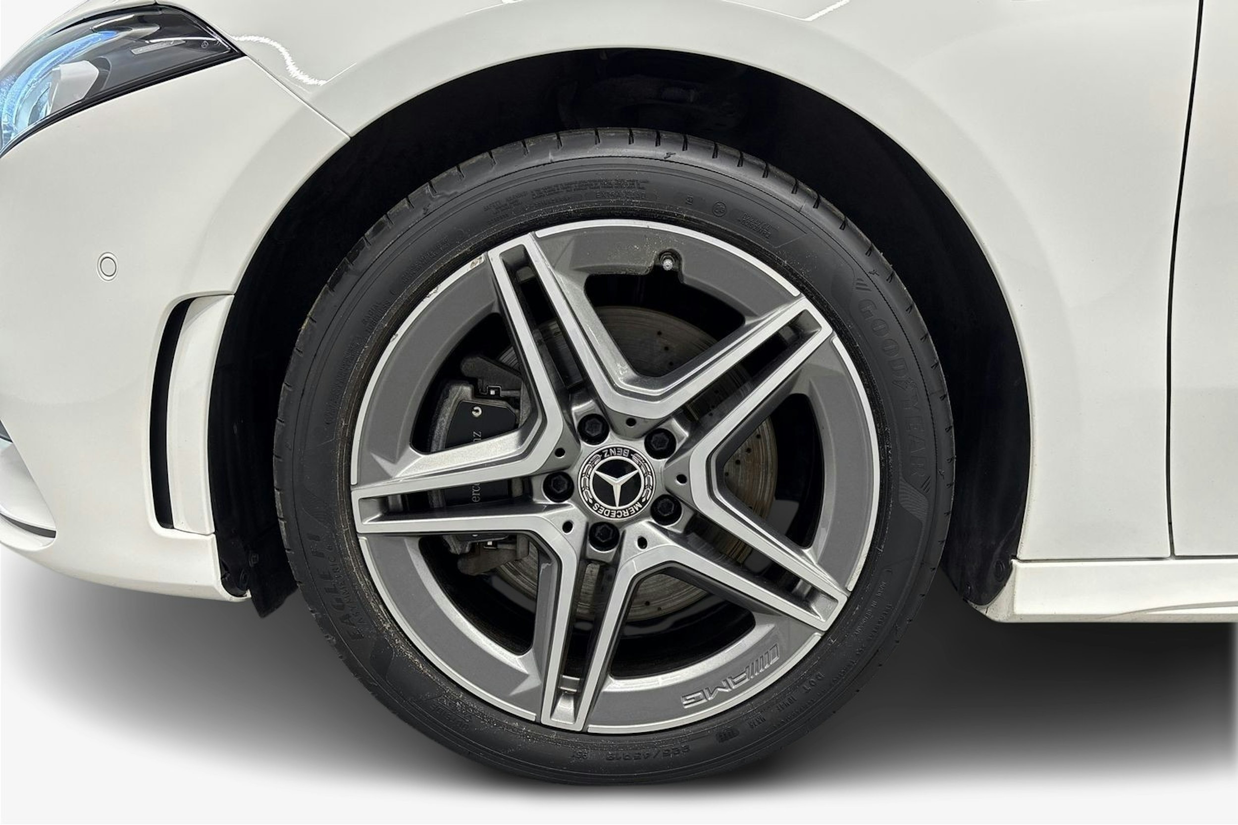 valkoinen Mercedes-Benz A 2020 kuva 11.