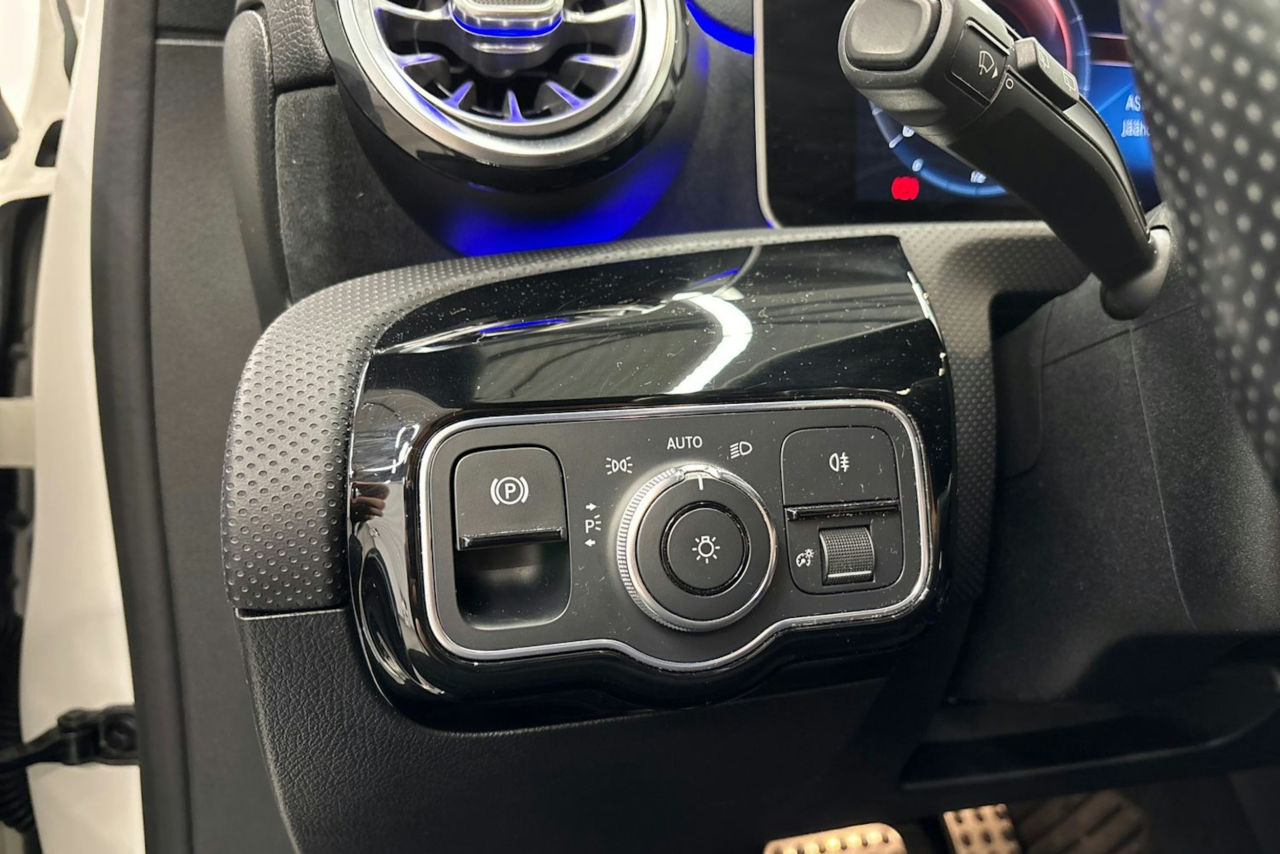valkoinen Mercedes-Benz A 2020 kuva 19.
