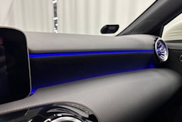valkoinen Mercedes-Benz A 2020 kuva 28.