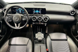 musta Mercedes-Benz A 2020 kuva 8.