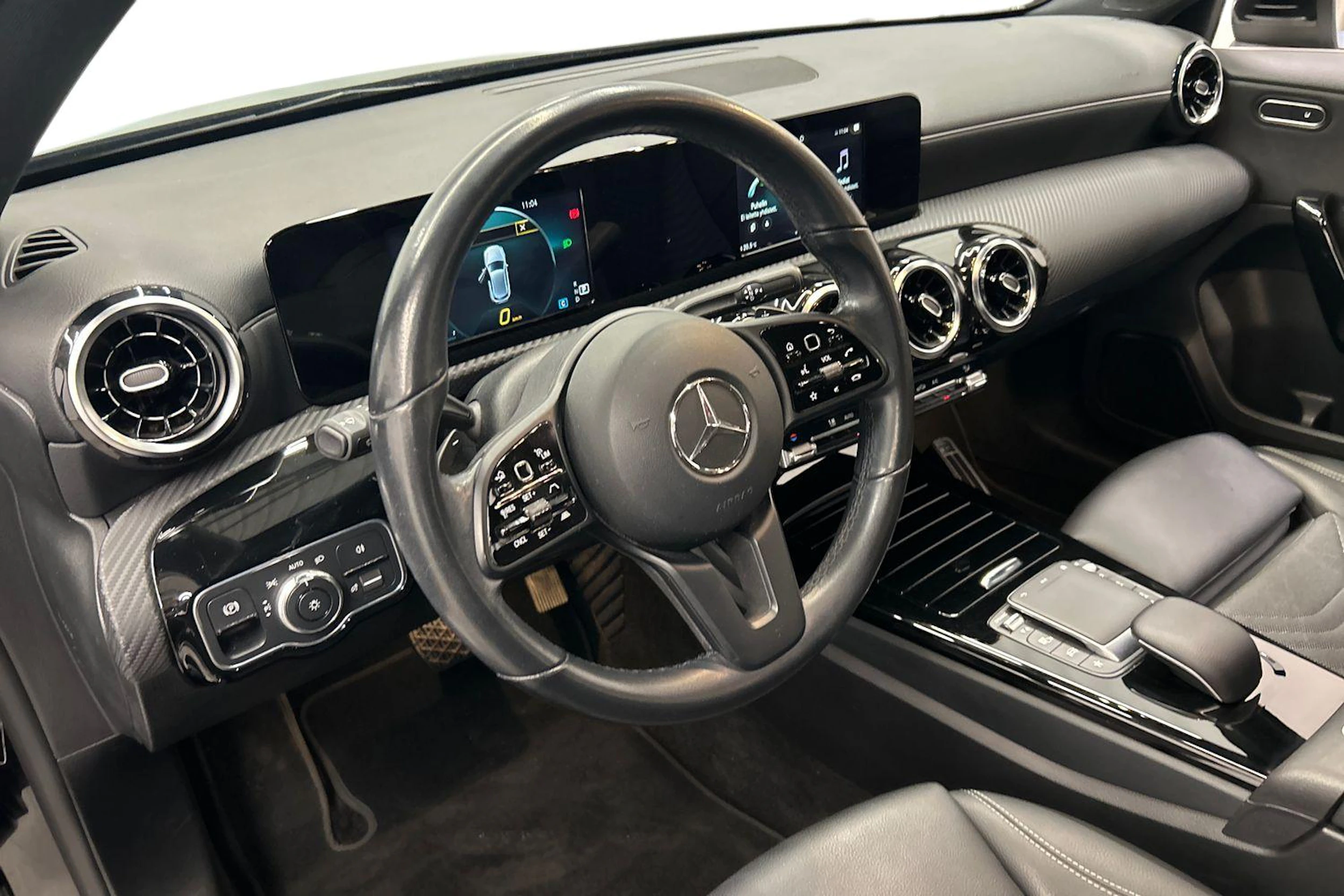 musta Mercedes-Benz A 2020 kuva 9.