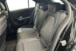 musta Mercedes-Benz A 2020 kuva 11.
