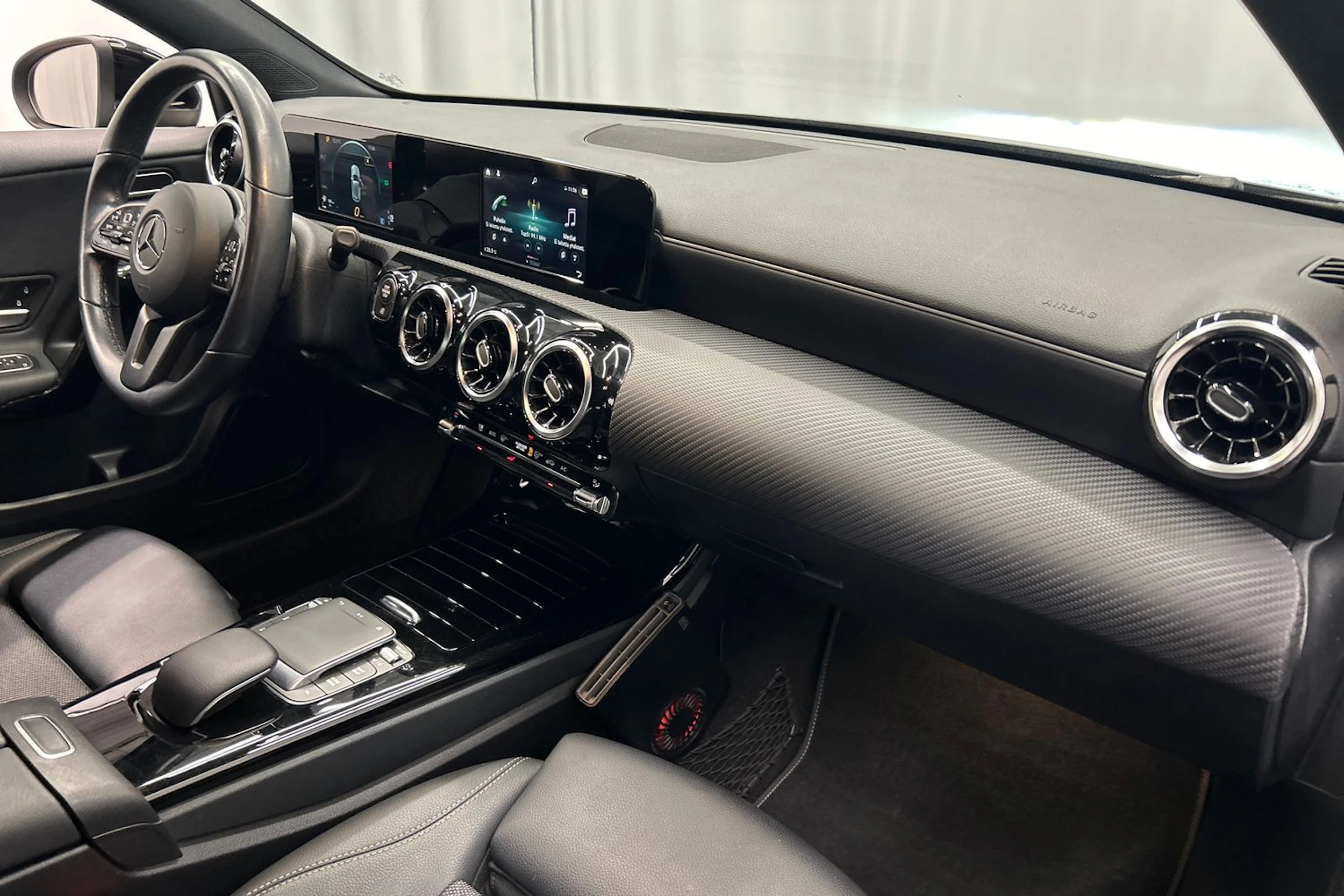 musta Mercedes-Benz A 2020 kuva 16.